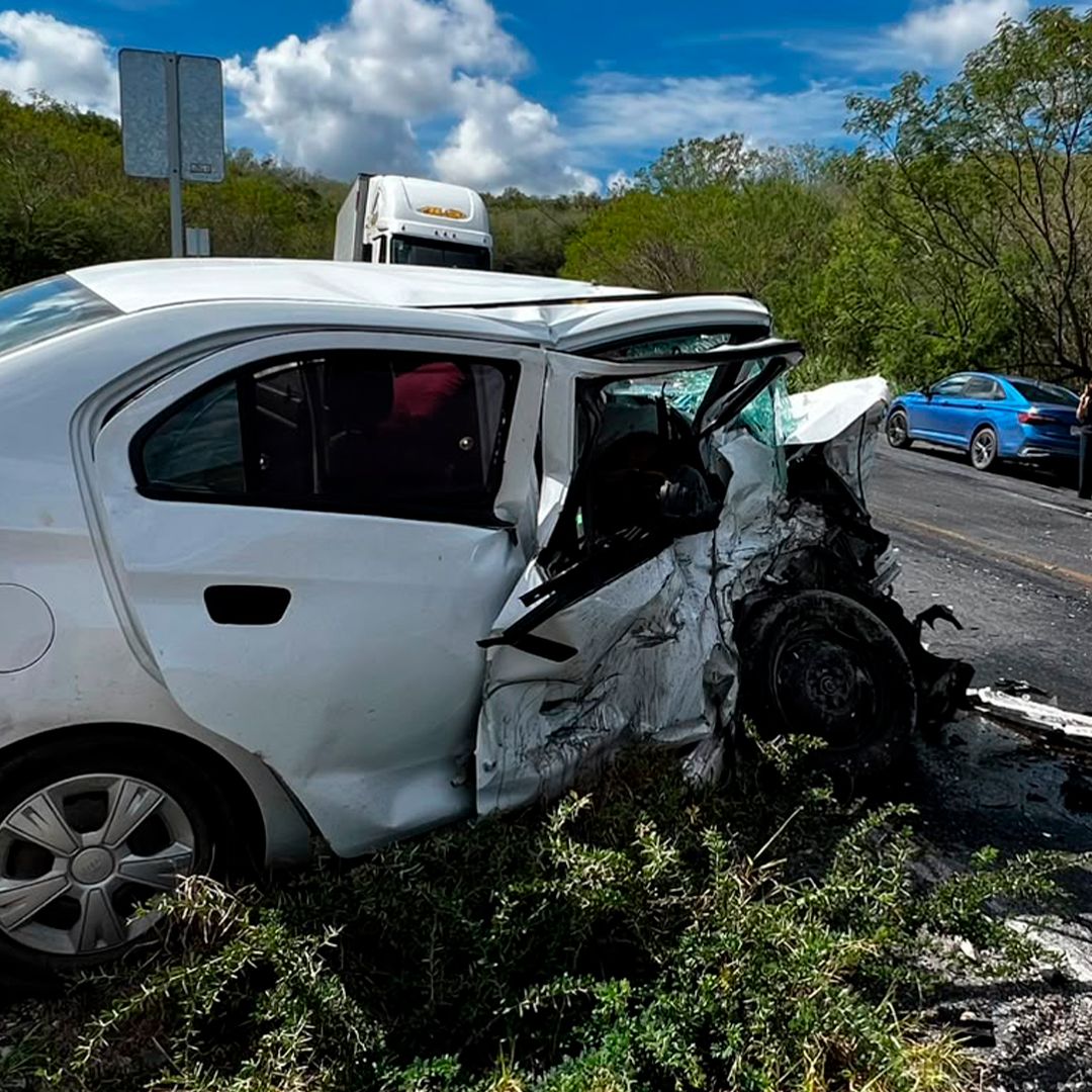 Choque entre Dos Vehículos Deja Dos Muertos y una Persona Lesionada en Tamaulipas